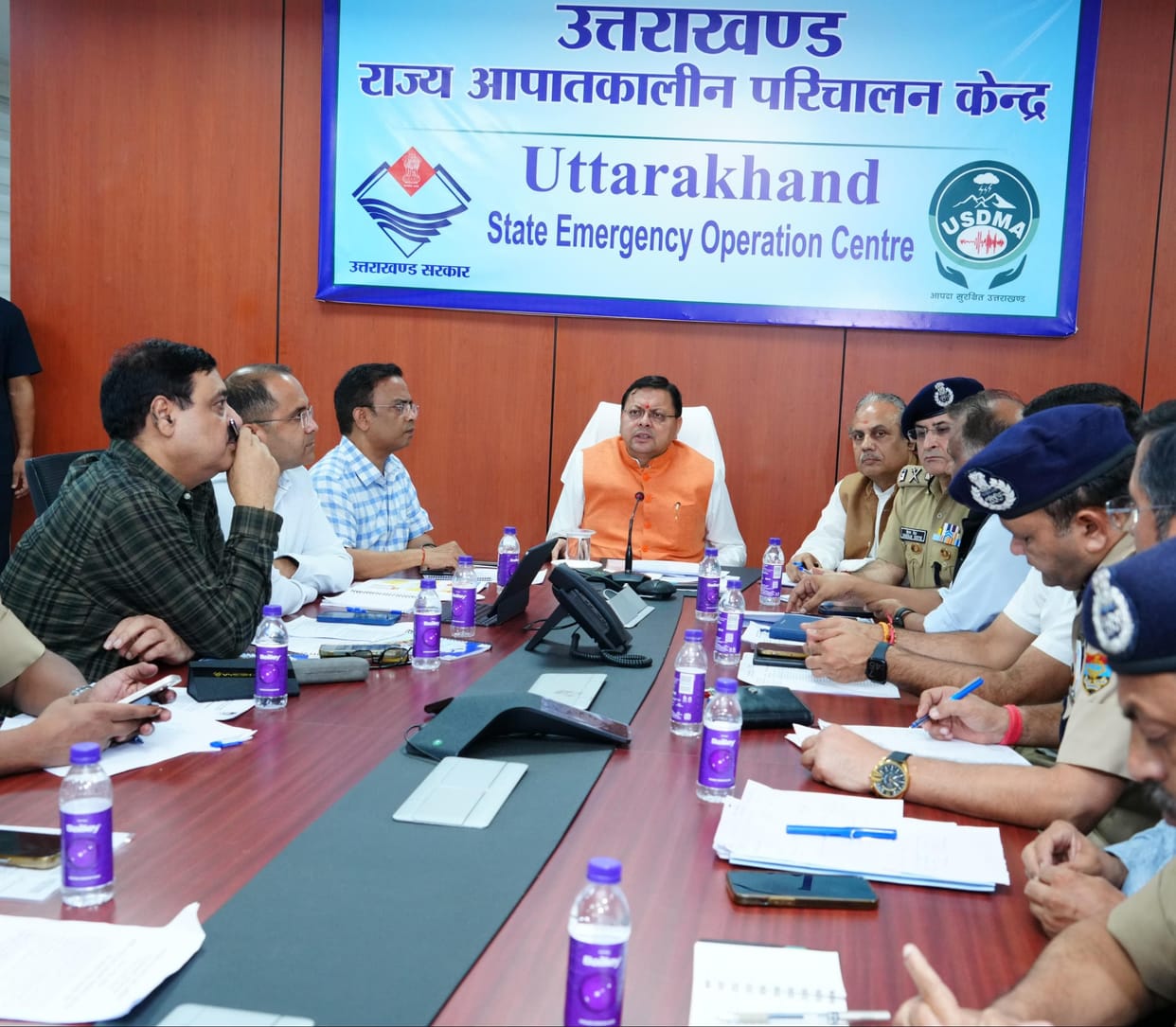 Uttarkashi Cloudburst CM Dhami returned to Doon after canceling his visit to Andhra Pradesh took Meeting
