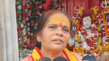 Muzaffarnagar: Sadhvi Prachi said, girls with five boyfriends will not settle down, will fill the blue drum.