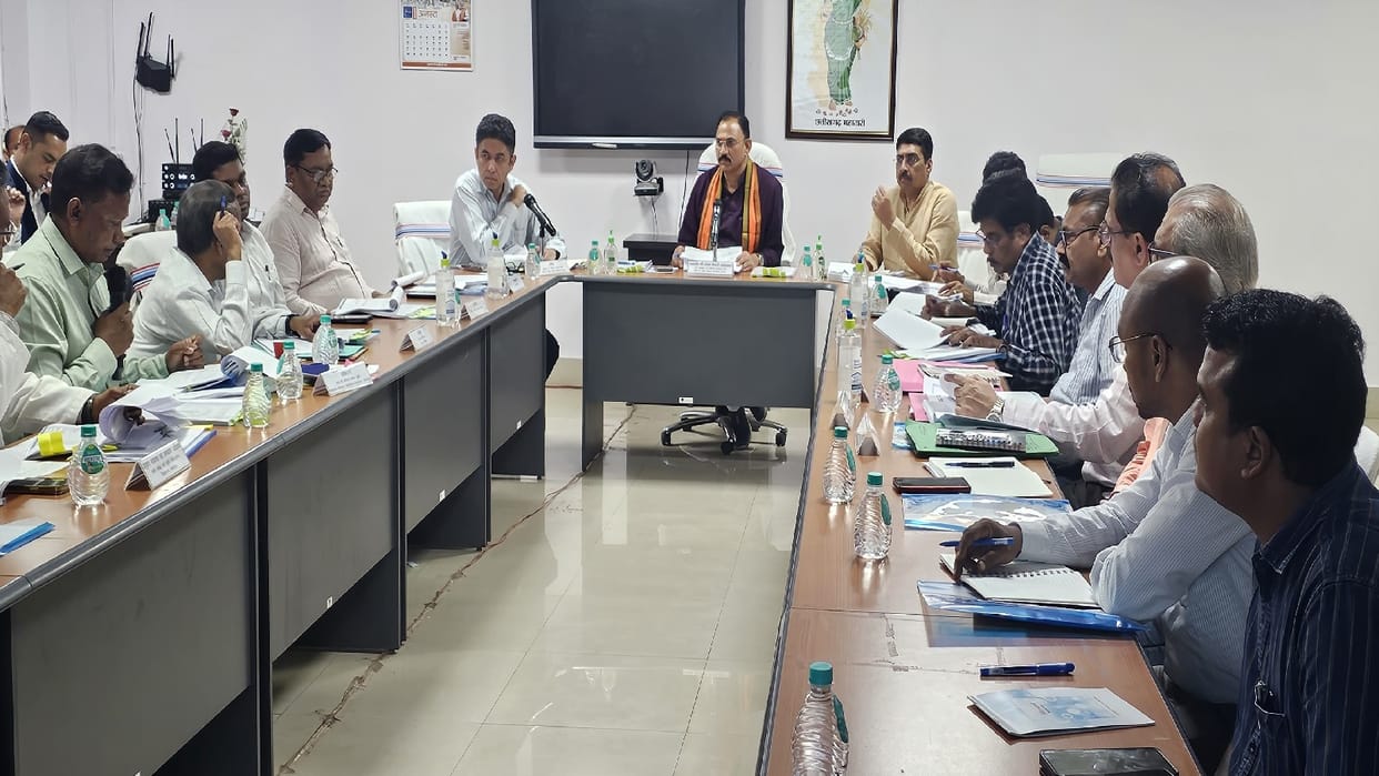Health Minister reached Medical College Dimrapal