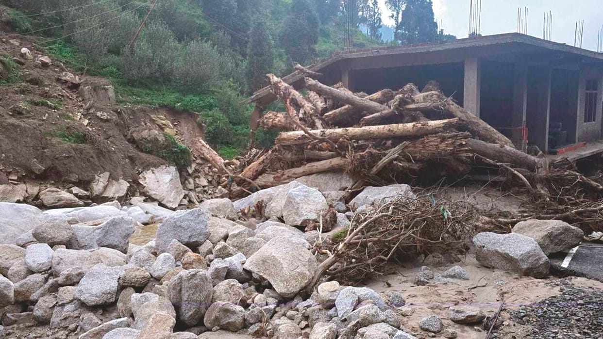 Mandi Cloudburst Lack of drainage use of weedicides and gas emissions are increasing landslides