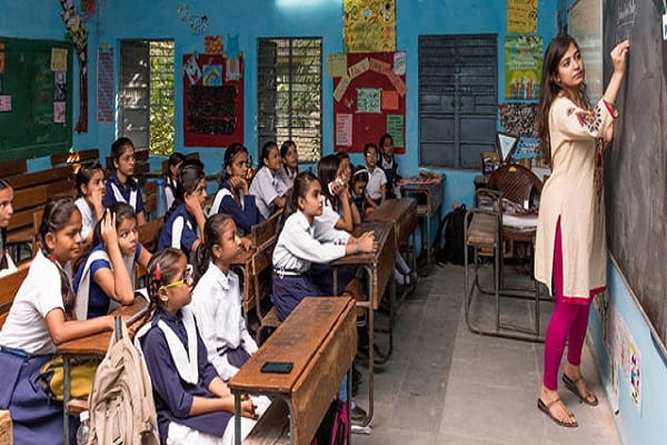 UP: Good news for teachers of the state, financial help of Rs 5 lakh will be given in case of serious illness