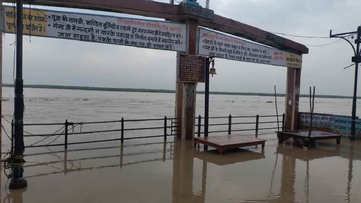 UP: Ganga's water level rises, water reaches khadar fields, farmers worried