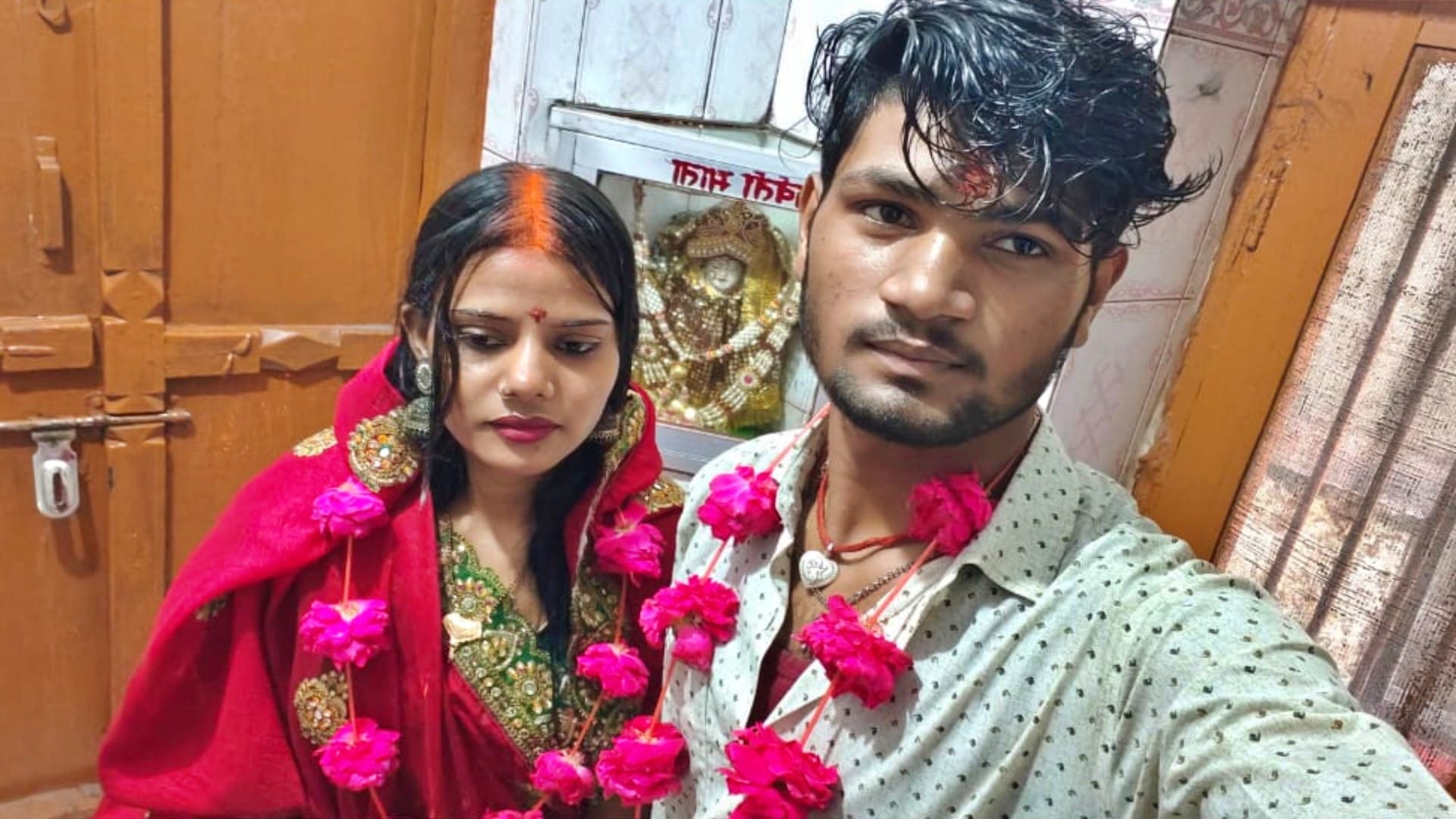 Banka News Mother of 2 children left everything for love of nephew sent proof of marriage to husband in temple