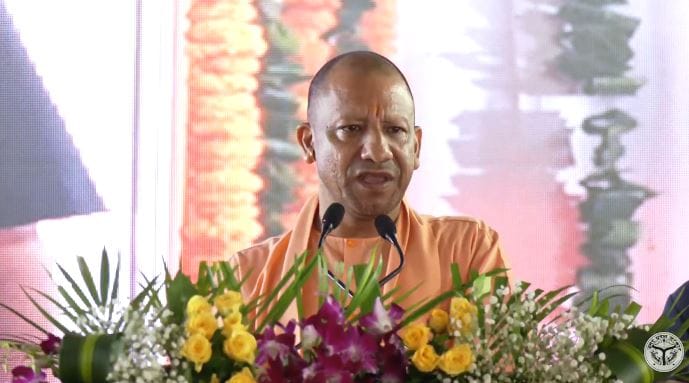 CM Yogi Adityanath reached Bareilly Inaugurated 545 projects to the district
