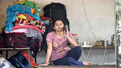 Prayagraj Flood: Problems increasing as water level decreases, more than five lakh people become refugees