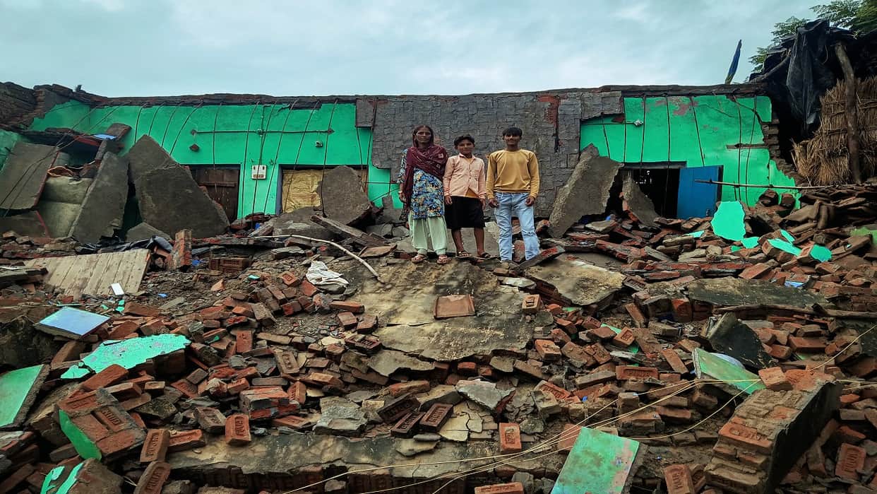 father and son injured due to two houses collapsed due to rain in Pilibhit