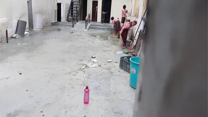 Class 3 student accuses teacher Broke hand by beating
