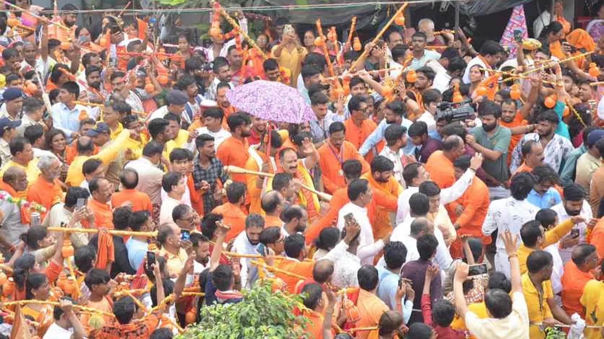 KANWAD YATRA: Tragedy in Kubeshwar Dham, 4 Devotees Die in 2 Days Amidst Overcrowded Kanwar Yatra Chaos