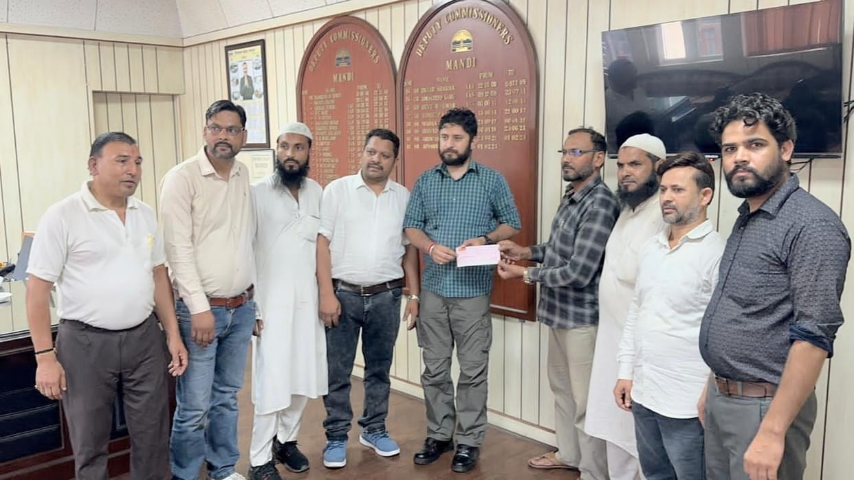 Migrant Muslims became a support in the hour of distress, donated 41 thousand for relief work