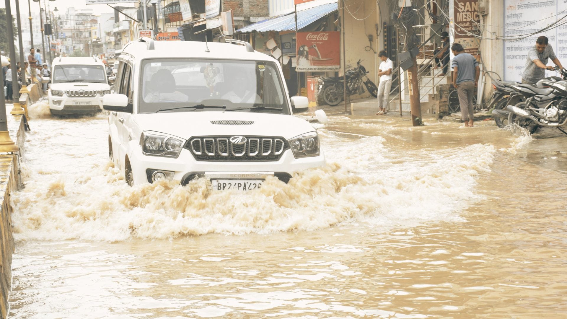 Flood Alert Ganga stabilized after reaching 97 cm above danger mark troubles persist pictures of flood