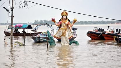 Prayagraj Flood: Problems increasing as water level decreases, more than five lakh people become refugees