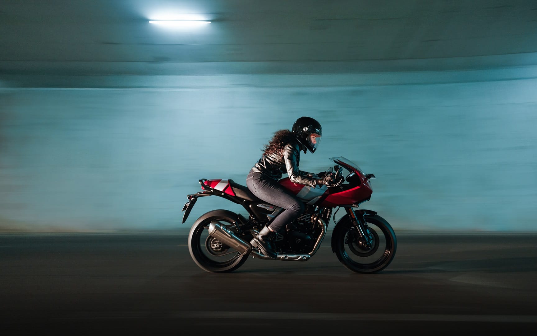 Triumph Thruxton 400 Cafe Racer Launched in India Know Price Features Specifications