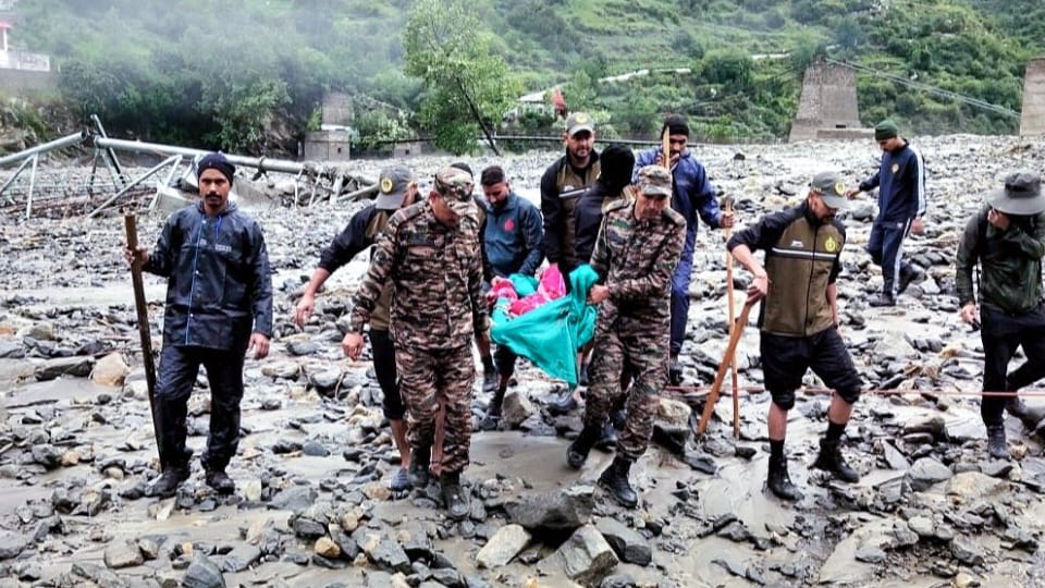 Uttarkashi Cloudburst Flood More than 225 army personnel engaged in relief and rescue operations
