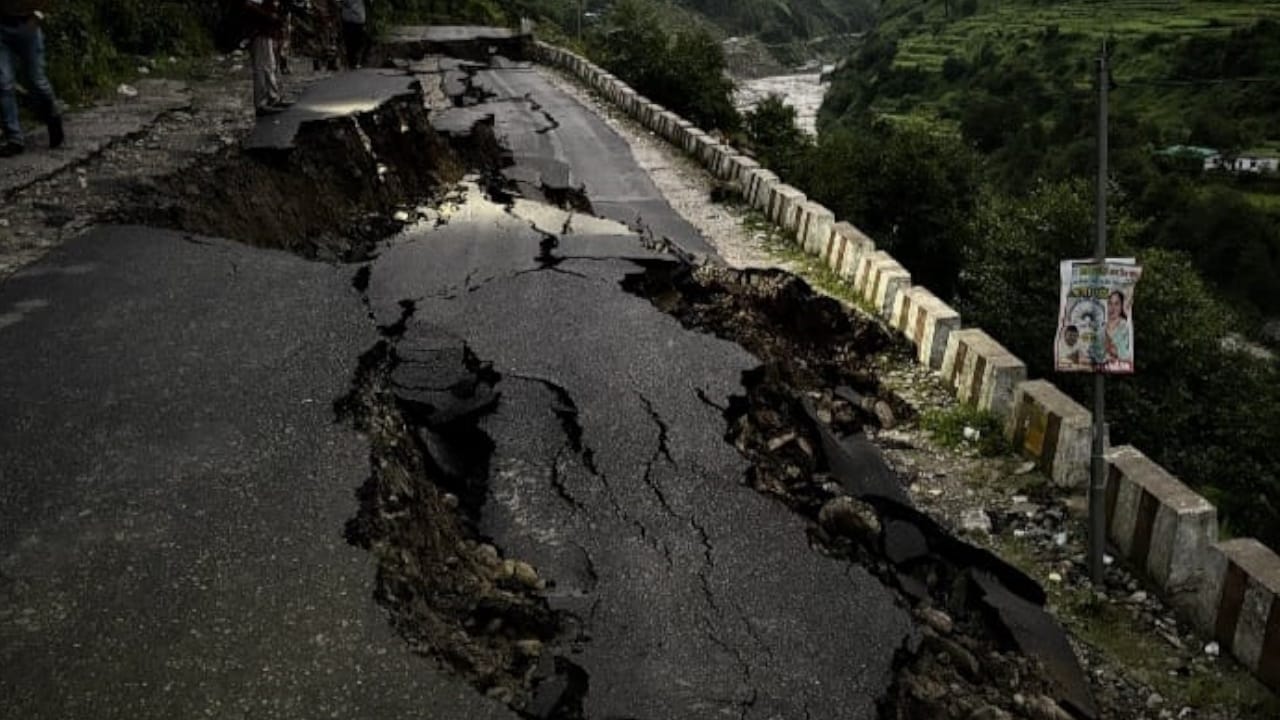 Heavy rain in Uttarakhand rivers water level increased debris falling from hill highway closed Cloudburst