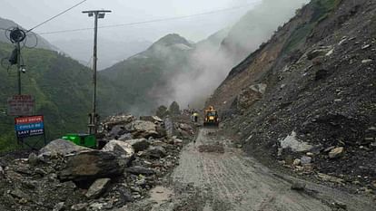 Uttarakhand Weather News Due to landslides and rain 266 roads were closed only 173 could be opened