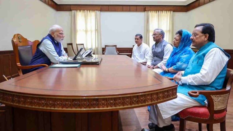 Uttarkashi Cloudburst Live: राहत-बचाव कार्य जारी, ड्रोन व्यू में दिखा भयावह मंजर, अब तक छह की मौत