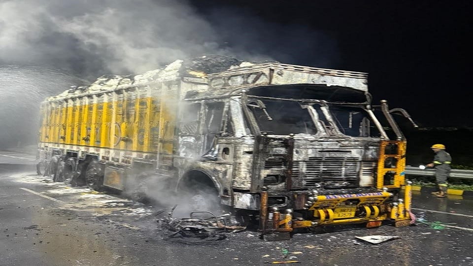 truck loaded with flour caught fire after a bike tank exploded