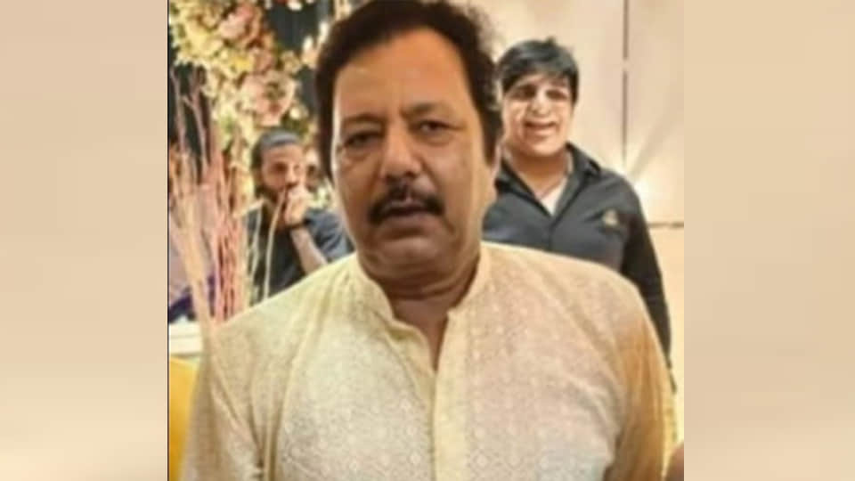 अधिवक्ता अखिलेश दुबे