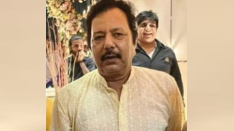 अधिवक्ता अखिलेश दुबे