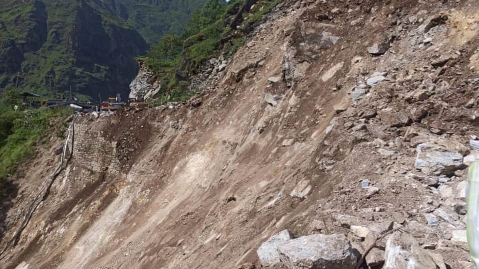 Landslide on Badrinath Highway: 30 meter portion destroyed... 2000 passengers stopped at halts  photos