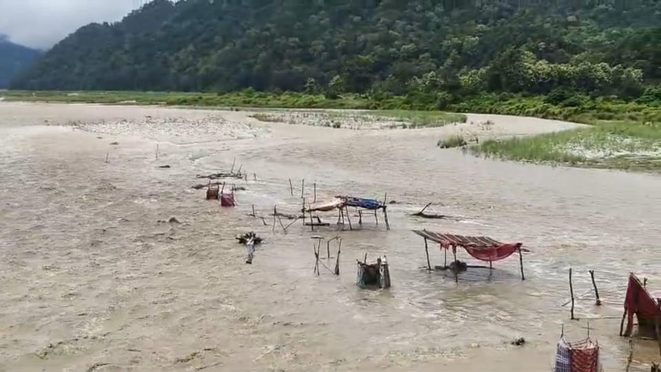 150 shops were washed away in Garjia Ramnagar