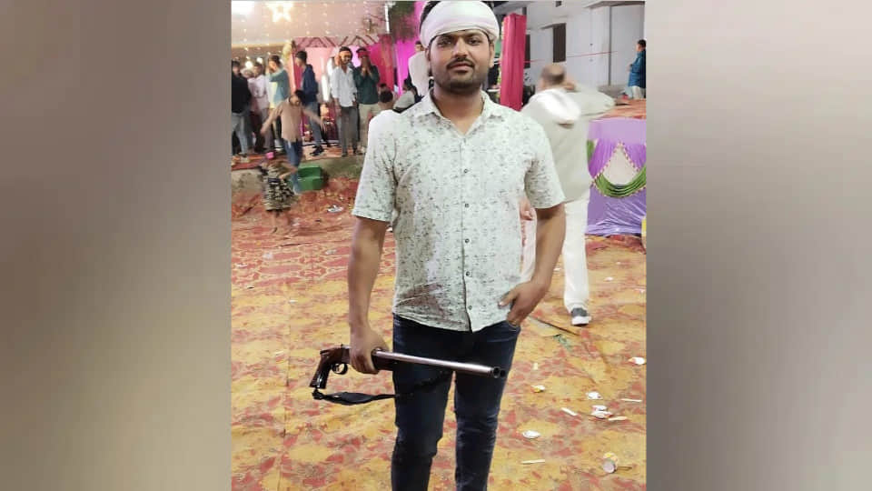 A 700-page chargesheet has been filed in the kidnapping case of a retired Air Force personnel from Gorakhpur.
