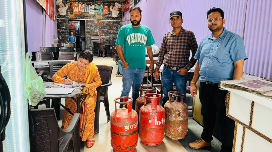 Indore news: Food safety department seizes mawa, milk cake and gas cylinders ahead of Raksha Bandhan