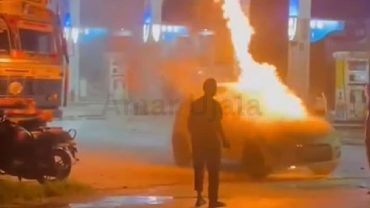 Bilaspur Car caught fire at petrol pump in Ghumarwin fire broke out after filling petrol at Dakdi Chowk