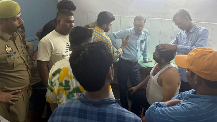 UP: आगरा में बीच सड़क पर भाजपा नेता को मारी गोली, बाइक सवारों ने किया हमला...मच गई अफरातफरी