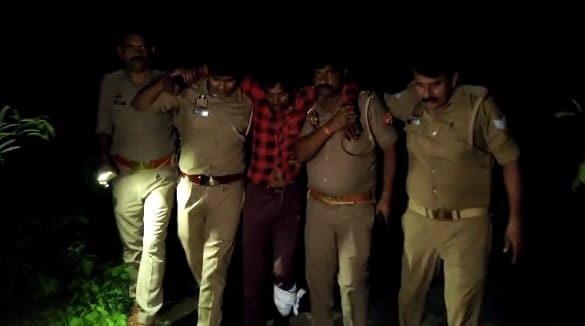 Hamirpur Case of misdeed of a class 2 student accused arrested in police encounter shot in the leg