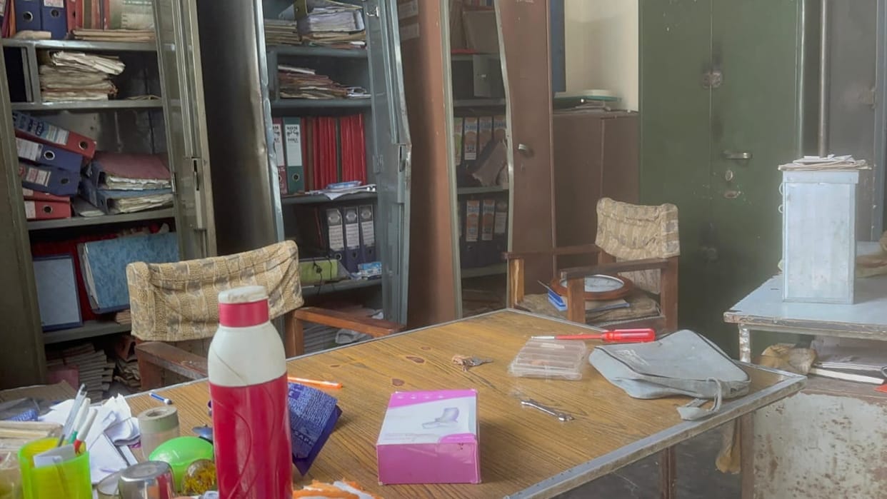 Kanpur Lakhs stolen from school thieves also took away documents and cash incident happened watchman