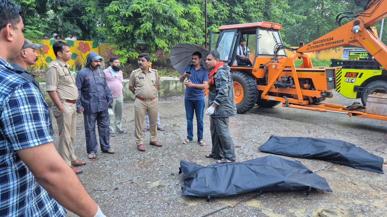 Kanpur Two bodies were found buried after removing fallen tree one was identified other could not identified