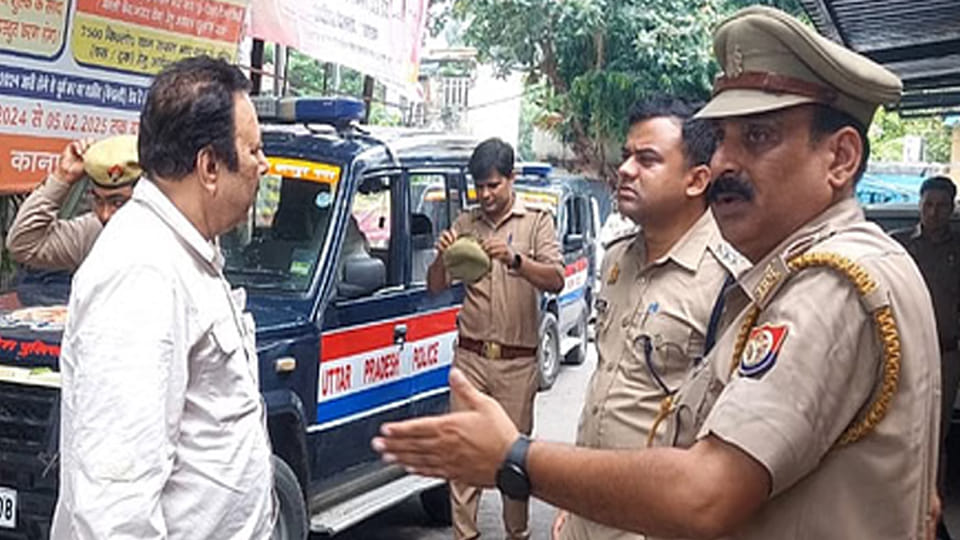 UP News More than 50 policemen who filed fake reports on instructions of Akhilesh Dubey are on radar in kanpur