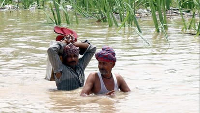 Bijnor: Bijnor's direct connection with Meerut cut off, highways submerged, 30 village filled with flood water