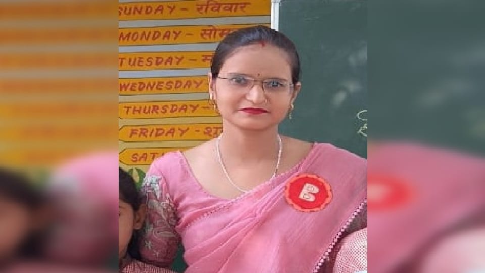 Bulandshahar: Teacher dies due to electric shock, accident happened during preparations for 15th August