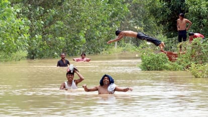 Bijnor: Bijnor's direct connection with Meerut cut off, highways submerged, 30 village filled with flood water
