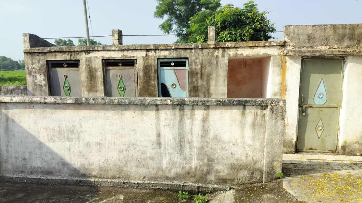 Lalitpur: Government school in a state of disarray, no drinking water, grass and dirt everywhere