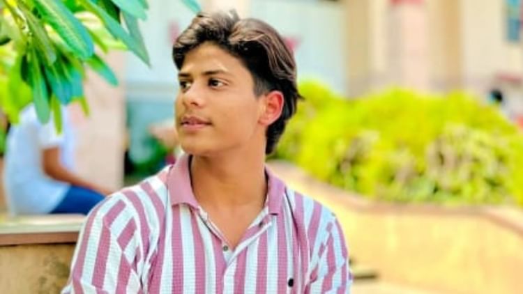 Bareilly News: टैक्टर-ट्रॉली की टक्कर से बाइक सवार बीफार्मा छात्र की मौत, परिवार में मचा कोहराम