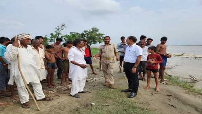 Flood water entered 11 villages on the banks of Ganga in Badaun