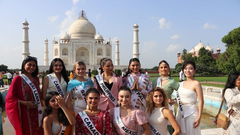 World beauties from 11 countries visited Taj Mahal