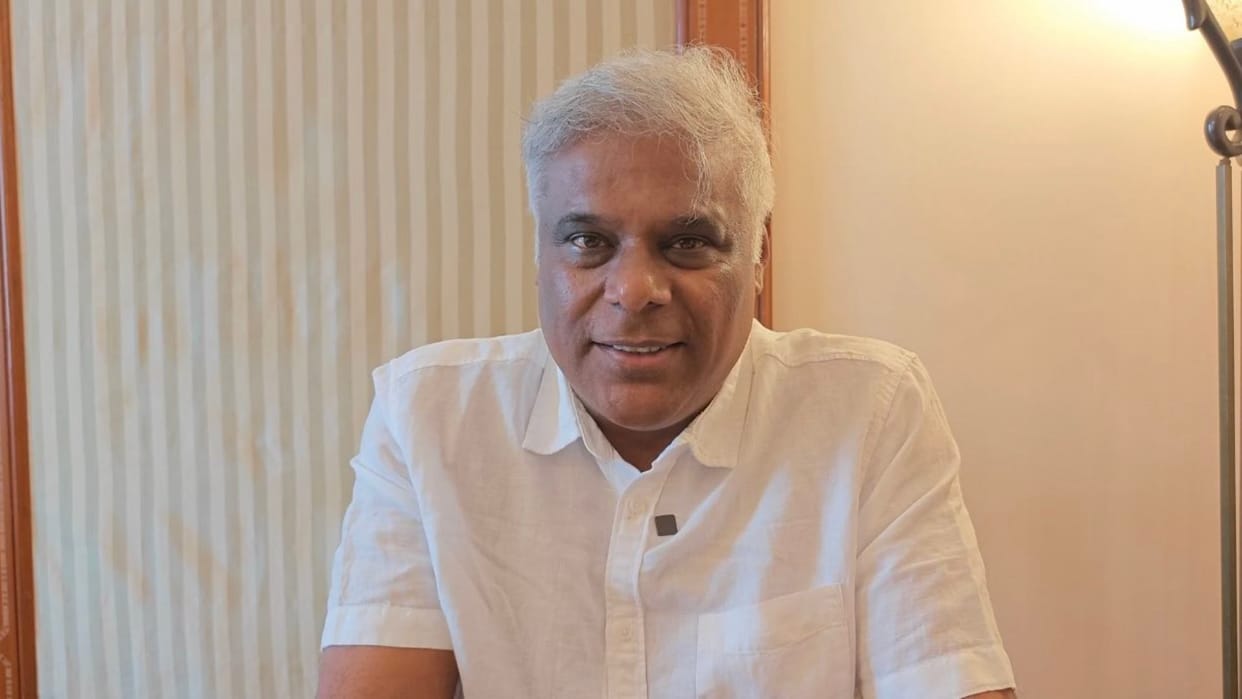 Ashish Vidyarthi Trending In Social Media Due To Wife Rupali Barua Known Unknown Facts About Actor