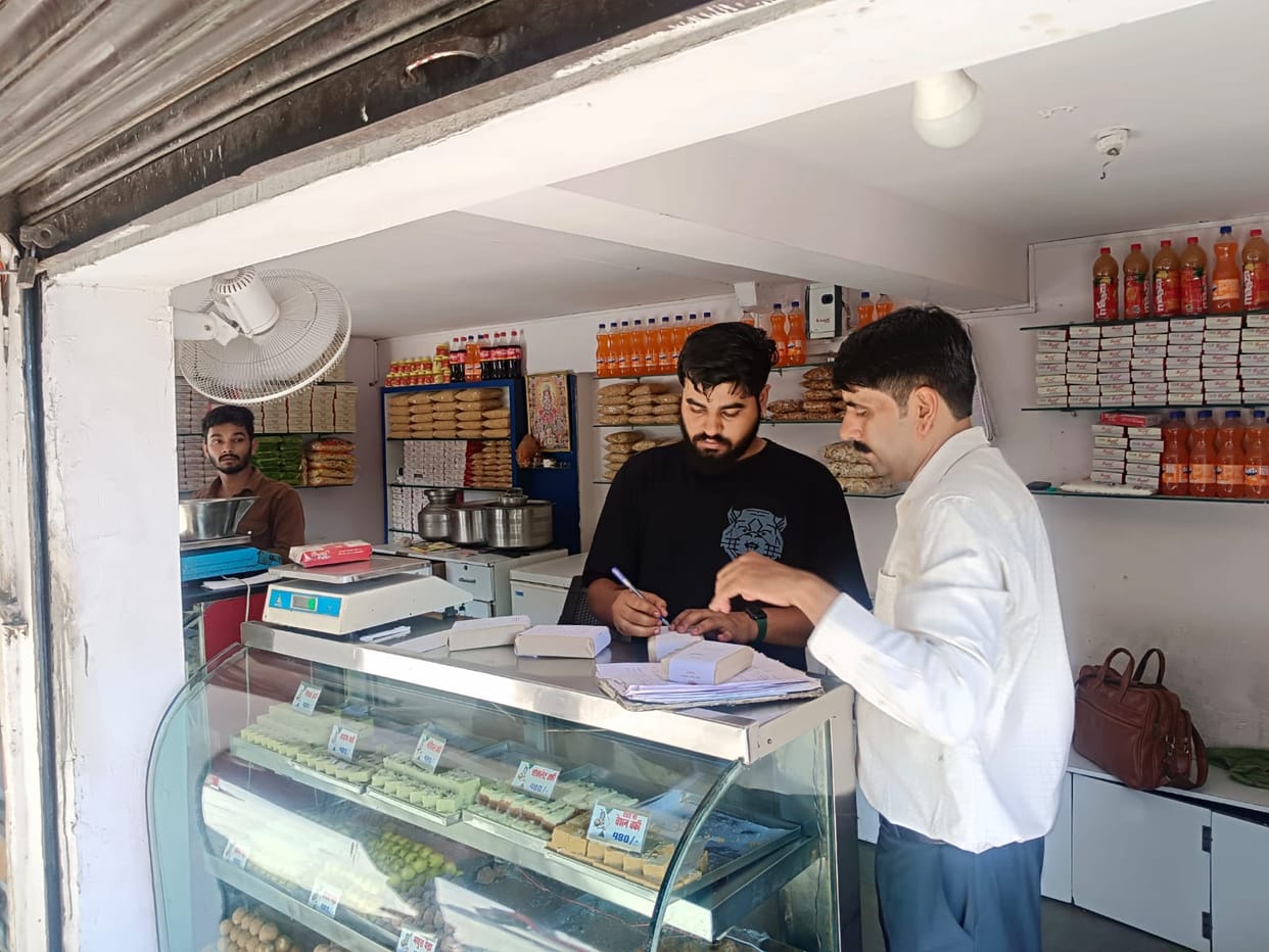 Bhopal: Complaints of adulterated sweets increased on Rakshabandhan, can harm health, it is taking time to tes