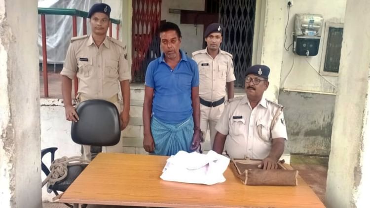 Bihar News: वर्षों से फरार कुख्यात नक्सली रामानंद बिंद गिरफ्तार, 2019 में मांगी थी लाखों की रंगदारी