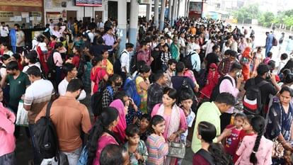 Raksha Bandhan 2025: Travel in roadways buses is free in UP crowd of women gathered had to travel standing