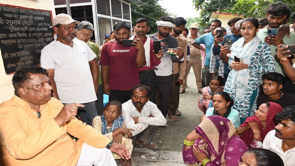 Elder brother Harshit was shocked by the cruelty done to Amit in haldwani