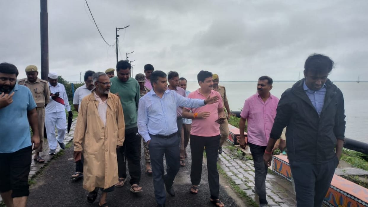 DM inspected Bakshi Dam and Mumfordganj flood pumping station, alerted officials