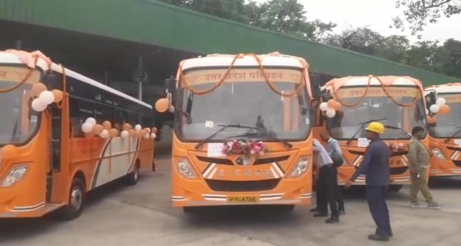 Kanpur Transport Minister flagged off 101 new buses buses will run on different routes passengers will benefit