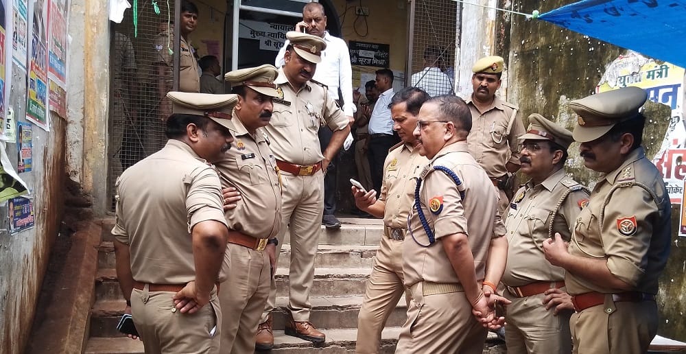 Akhilesh Dubey Preparation of notice to eight employees of KDA Municipal Corporation Police Department