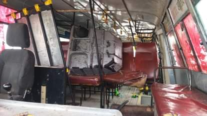 क्षतिग्रस्त बस