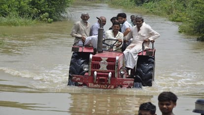 Muzaffarnagar: Ganga overflowed, only water in Khadar, people said - celebrate Raksha Bandhan or save life